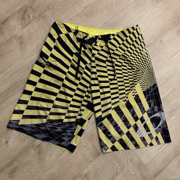 Y2K Oakley Surf Board Shorts Blade Men's Size 33 Yellow Black Ripstop Stretch - Picture 1 of 8
